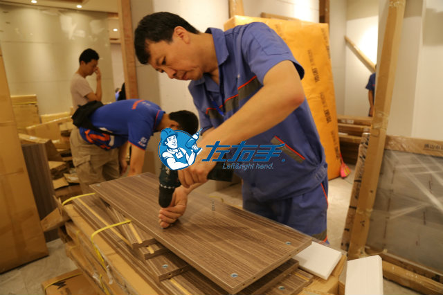 世预赛(中国)优秀定制衣柜安装师傅安装现场实拍