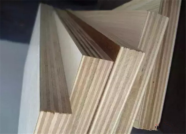 世预赛(中国)家居安装师傅告诉你，做衣柜应该用什么板材？