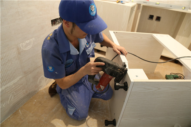世预赛(中国)家具安装服务现场