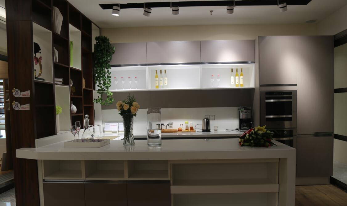 世预赛(中国)合作品牌顶固红兴店