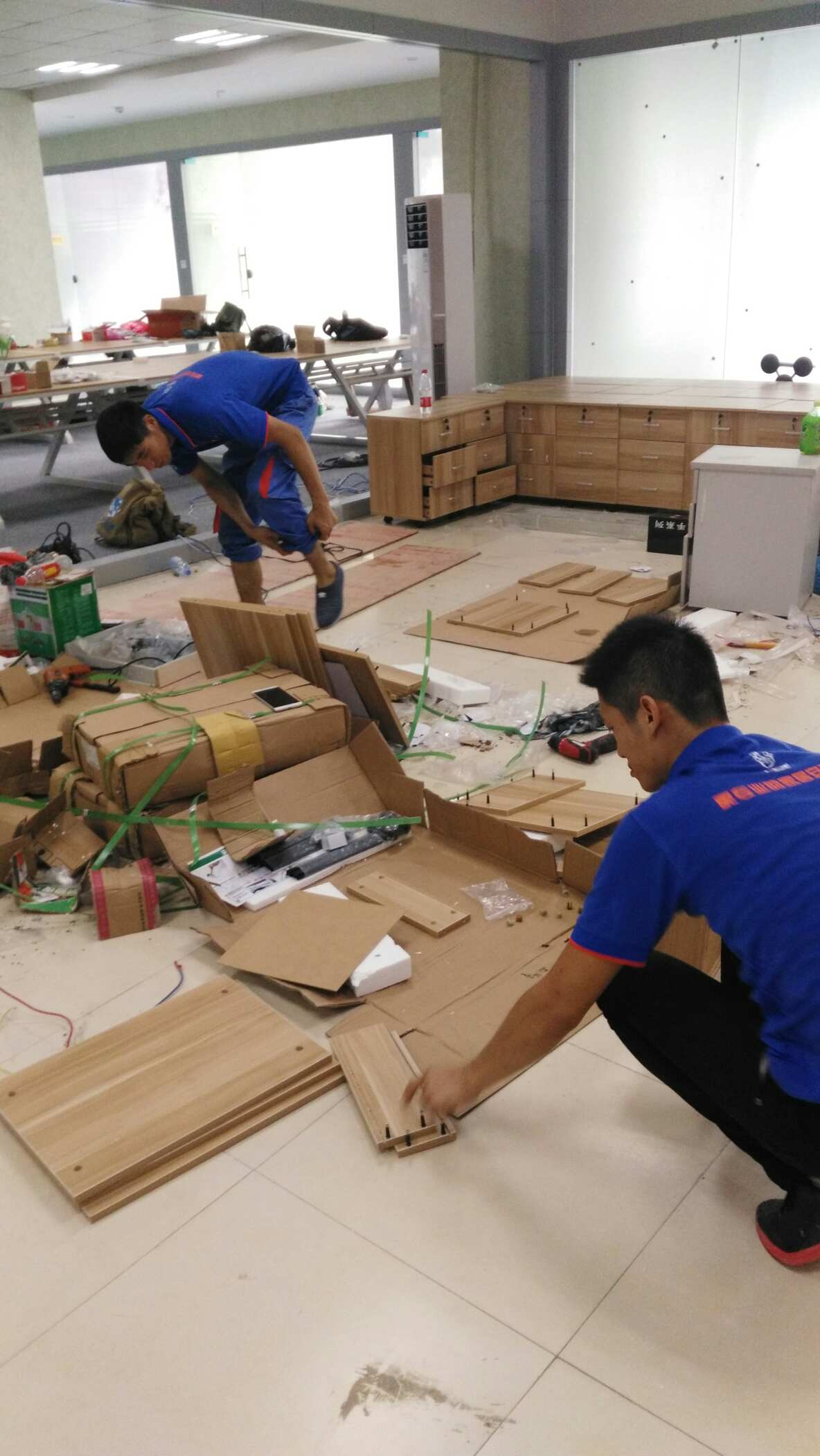 办公家具安装现场案例世预赛(中国)安装