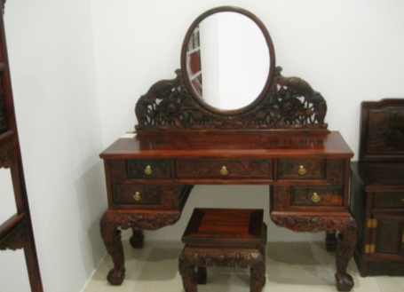 缅甸花梨木家具,缅甸花梨木家具与布艺搭配技巧 缅甸花梨木家具,缅甸花梨木家具与布艺搭配技巧